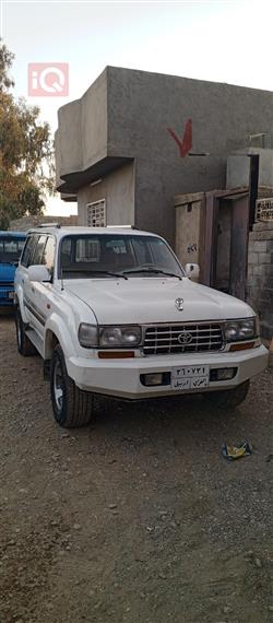 تۆیۆتا لاند کروزەر